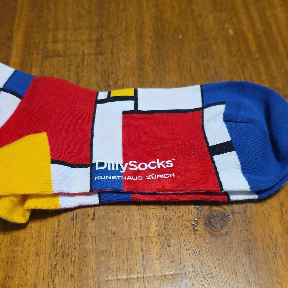 DillySocks for Kunsthaus Zurich Abstract Socks Sz 4-7 - Picture 3 of 8